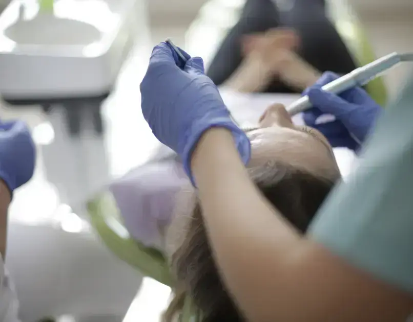 Prótese Dentária Fixa: Descubra a Solução Definitiva para Seu Sorriso